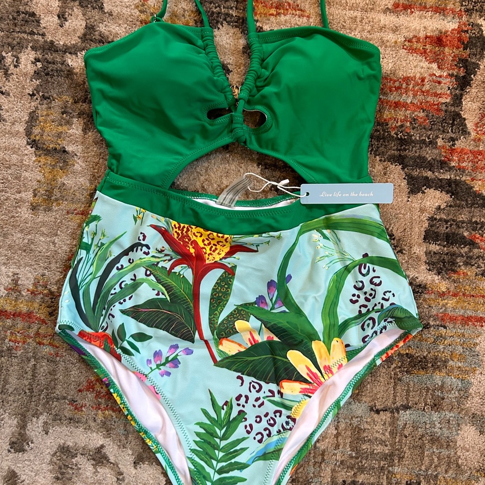 Women Green Tropical Print Swimsuit